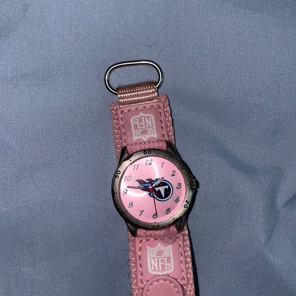 Tennessee Titans NFL pink Velcro women small watch - Picture 3 of 3